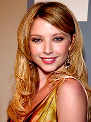 Spotlight: Elisabeth Harnois