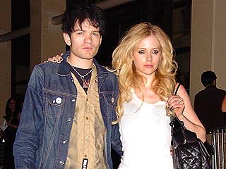 Avril Lavigne, Sum 41 Singer Engaged