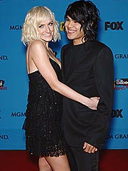 Ashlee & Braxton: Tight As Ever
