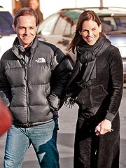 Hilary Swank & Chad Lowe Get Cozy