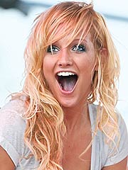 Ashlee Laughs Off Nose Job Talk