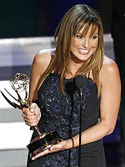 Mariska, Kiefer Score First-Time Emmys