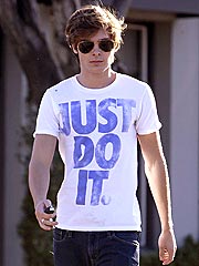 Recovering Zac Efron to Present at SAG Awards