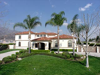 Snoop Dogg Asking $2 Million for Cribs Mansion