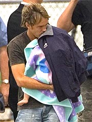 Larry Birkhead Flies to U.S. with Dannielynn