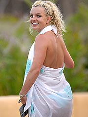 Britney Spears Has a Baywatch Moment