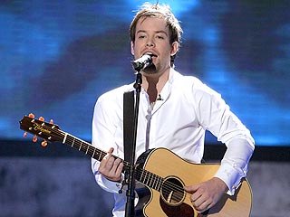 David Cook Returns to Idol after Hospitalization