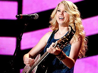 Taylor Swift Won't Be Lonely on the Road