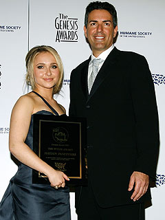 Hayden Panettiere Awarded For Efforts to Save Dolphins