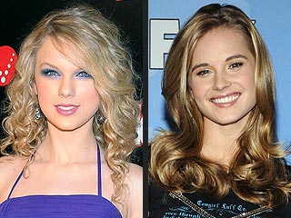 Taylor Swift & Kristy Lee Cook’s Mall Meeting