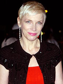 Annie Lennox Undergoes Spinal Surgery, Postpones Album