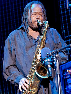 matthews dave band dies moore leroi saxophonist death died 2008