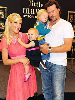 Tori Spelling and Dean McDermott with children Liam and Stella
