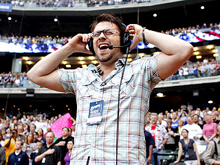 Milwaukee (Including Grandma!) Cheers Danny Gokey’s Return