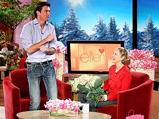 Jerry O'Connell Tries Out Breast Pump