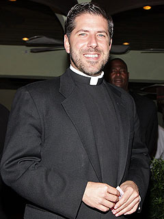 Good God! Miami Priest in Love