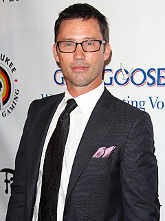 Chance to Star on Burn Notice with Jeffrey Donovan Goes for $36,000 (and a Kiss)!