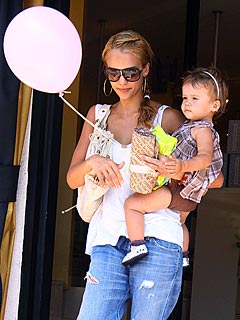 Jessica Alba's 1-Year-Old Already Bilingual – Sort Of