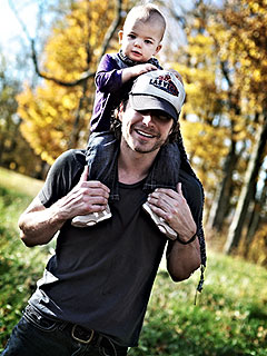 Dierks Bentley Wife Having Baby No 2 Babies Dierks