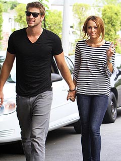 Couples Watch: Miley & Liam Rekindle Their Romance over Milk & Cookies
