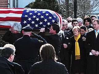 Nancy Kerrigan, Family Attend Father's Funeral