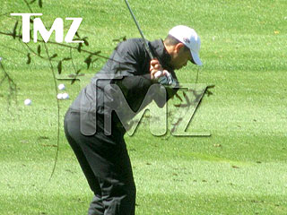 PHOTO: Tiger Woods Secretly Caught (Golfing)