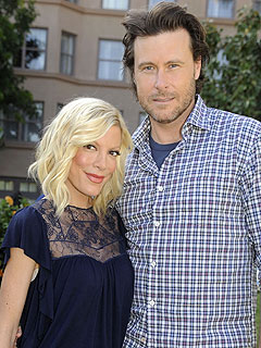 Tori Spelling and Dean McDermott Tie the Knot – Again!