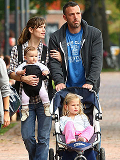 Couples Watch: Jen Garner & Ben Affleck Spend Family Time in Louisiana
