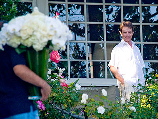 PHOTO: Grieving Martin Short Accepts Flowers After Wife's Death
