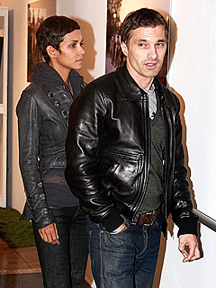 Halle Berry Introduces Olivier Martinez to Her Mom