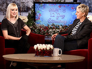 Anna Faris Sends Her Dad a 'Sexy Text'