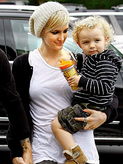 Ashlee Simpson-Wentz's Son Doubling Up on Holiday Gifts