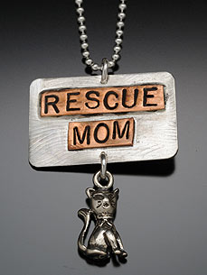Cute Cat Necklaces Benefit Furry Felines in Need