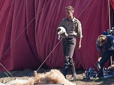 Spotted: Robert Pattinson with a Puppy ... Squeal!