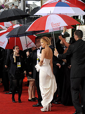 Stars Get Rained On, But Maintain Sunny Outlook at Globes