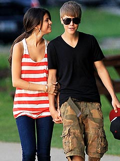 Justin Bieber & Selena Gomez Window Shop in Los Angeles