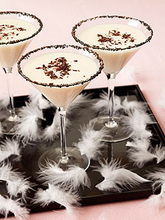 Try a Black Swan-Inspired Oscar Cocktail!