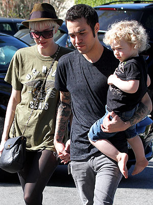 Ashlee Simpson Divorce from Pete Wentz Is Finalized