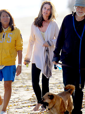 Maria Shriver Spends Memorial Day Weekend at Beach with Kids