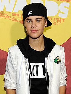 Country Music Awards: Taylor Swift, Justin Bieber, Miranda Lambert Win