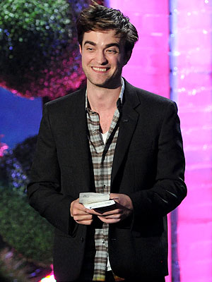 Breaking Dawn's Robert Pattinson at MTV Movie Awards