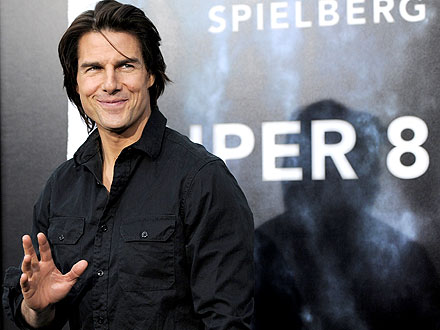 Super 8 Premiere: Tom Cruise, Elle Fanning Attend