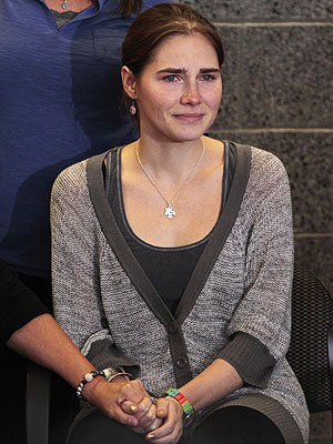 Amanda Knox Arrives in Seattle after Four Years in Italian Prison