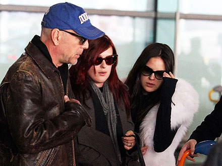 Demi Moore, Ashton Kutcher Return to Twitter; Bruce Willis in Paris
