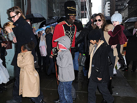 Brad Pitt and Angelina Jolie Visit FAO Schwartz with Their Kids