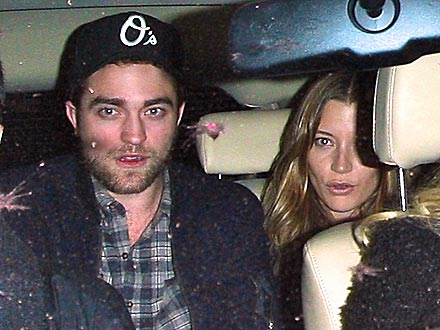Robert Pattinson, Sarah Roemer Out with Friends