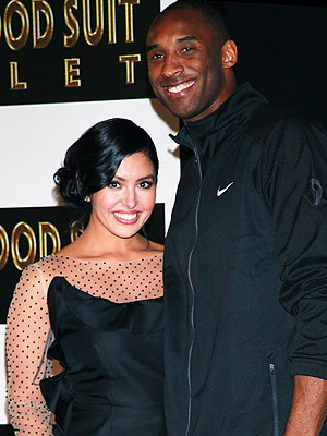 Kobe Bryant Kisses Estranged Wife Vanessa at Lakers Game