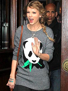 Get the Look: Taylor Swift's Panda Sweater