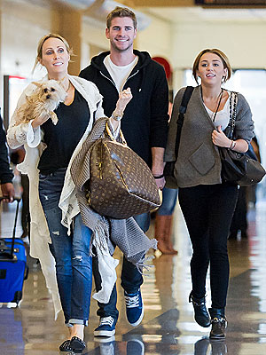 Miley Cyrus, Tish Cyrus at LAX with Dog: Photo