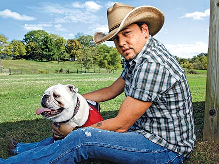 Jason Aldean's Bulldog Is a Diehard Football Fan